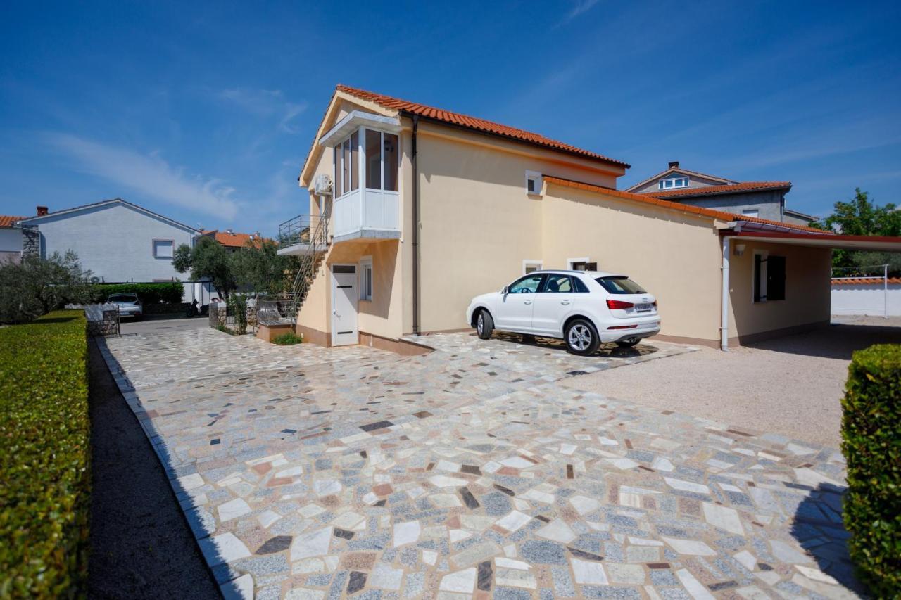 Apartmani Bakran Krk Town Exteriör bild