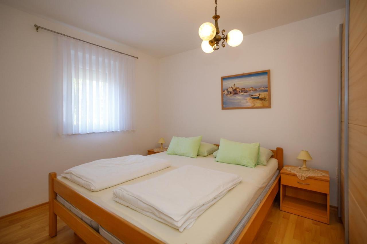 Apartmani Bakran Krk Town Exteriör bild