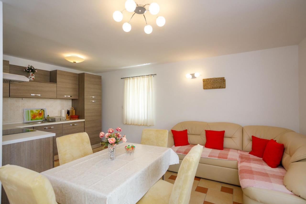 Apartmani Bakran Krk Town Exteriör bild