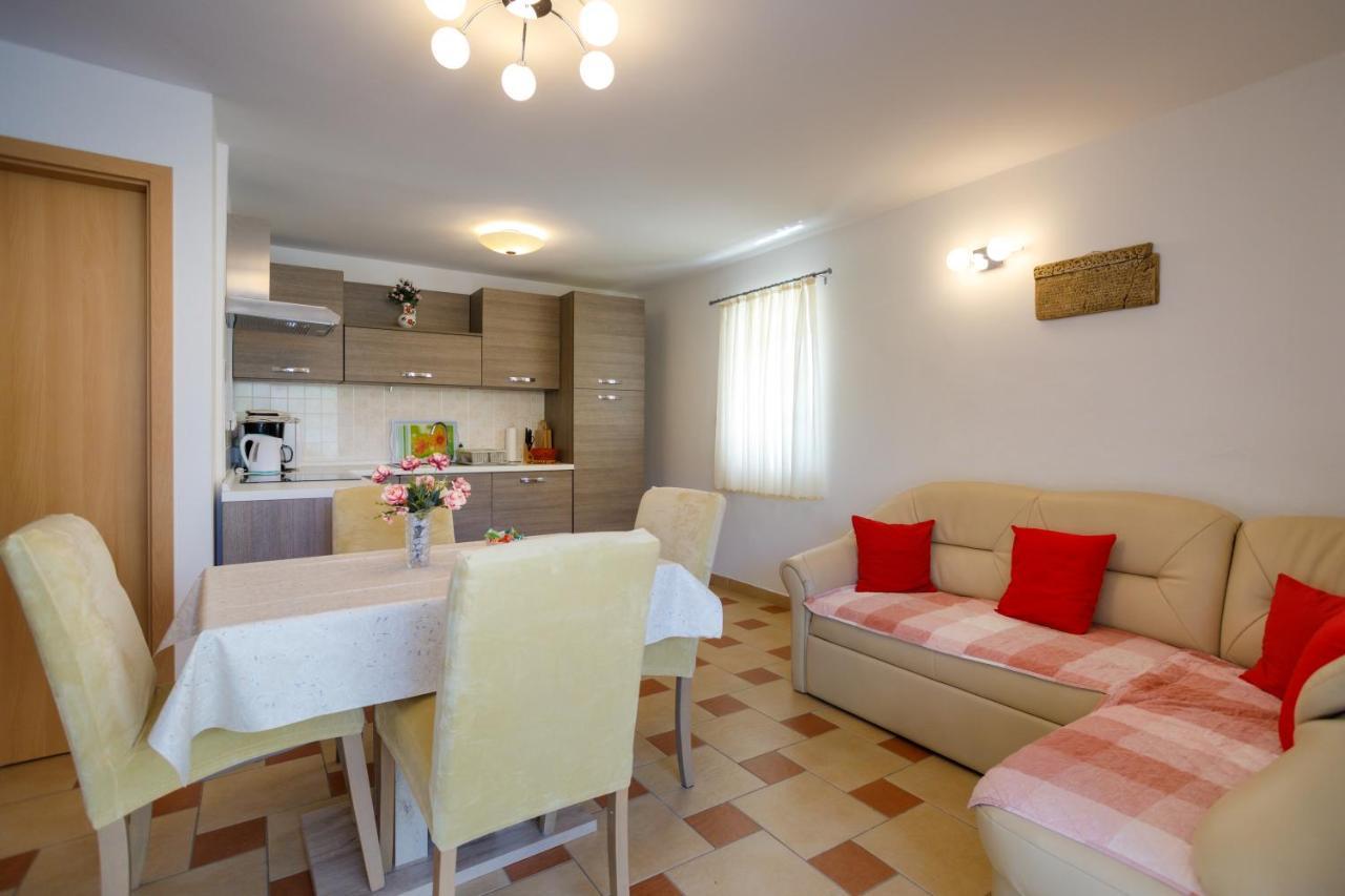 Apartmani Bakran Krk Town Exteriör bild