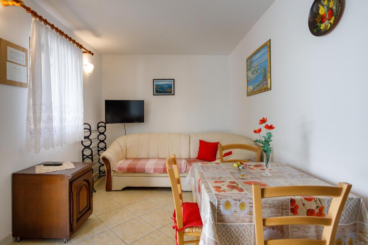 Apartmani Bakran Krk Town Exteriör bild