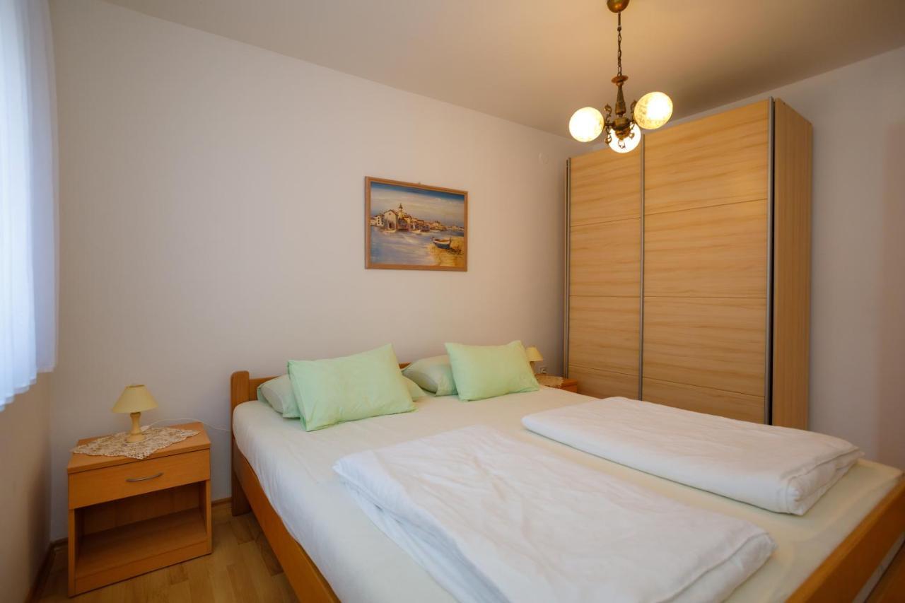 Apartmani Bakran Krk Town Exteriör bild