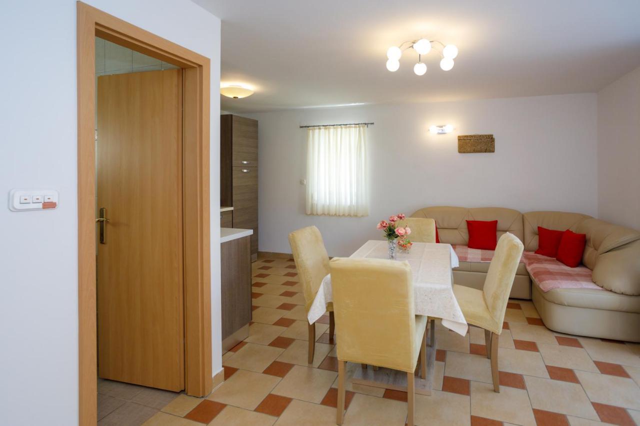 Apartmani Bakran Krk Town Exteriör bild