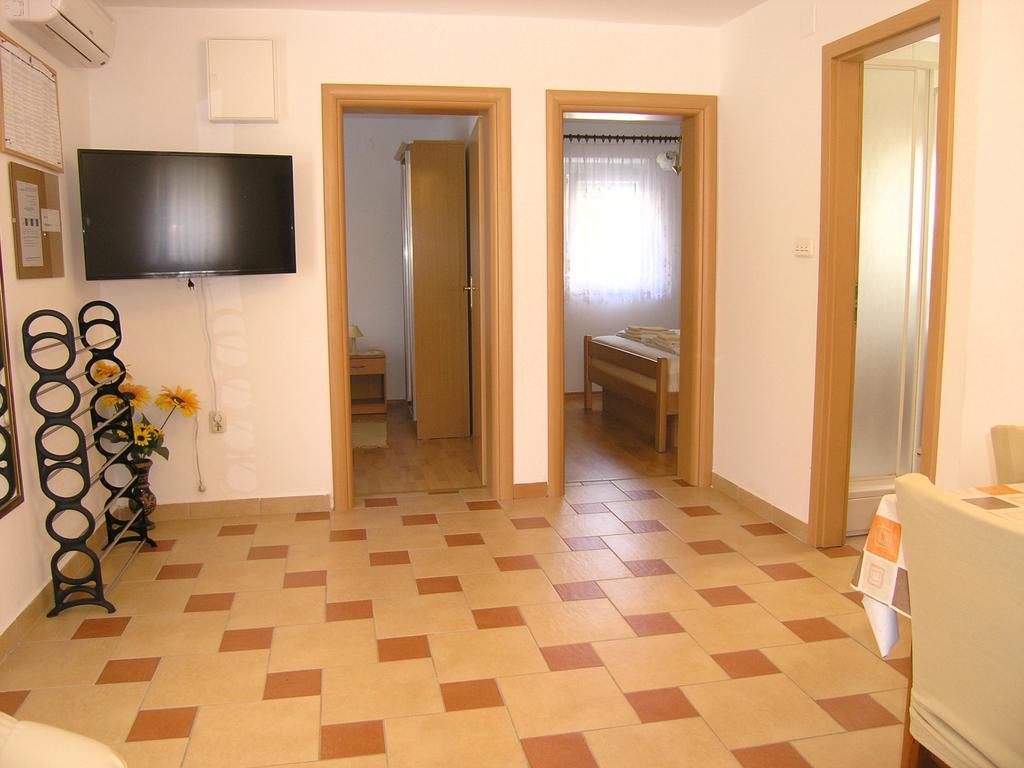 Apartmani Bakran Krk Town Exteriör bild