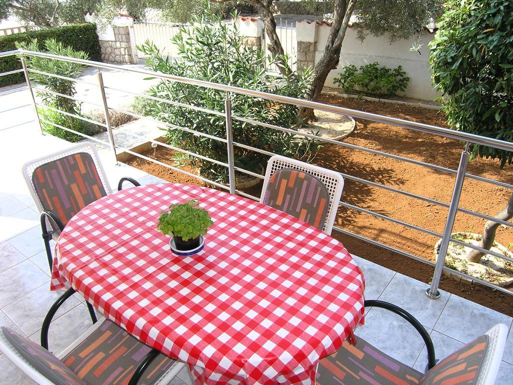 Apartmani Bakran Krk Town Exteriör bild